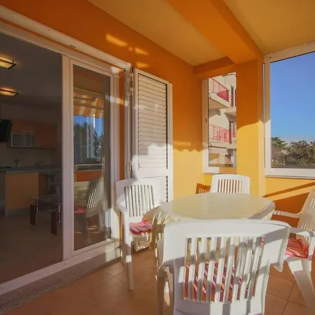 Very 4 Persons With Ac, Wifi, 879 דירה ראבץ