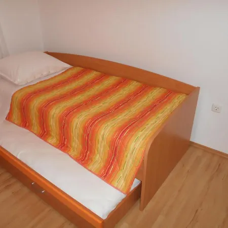 Very 4 Persons With Ac, Wifi, 879 דירה ראבץ