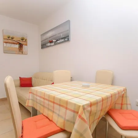 דירה Very 4 Persons With Ac, Wifi, 879 *
