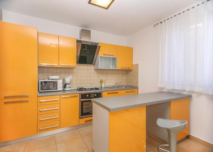 Very 4 Persons With Ac, Wifi, 879 *