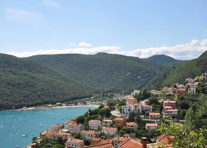 Very 4 Persons With Ac, Wifi, 879 Rabac
